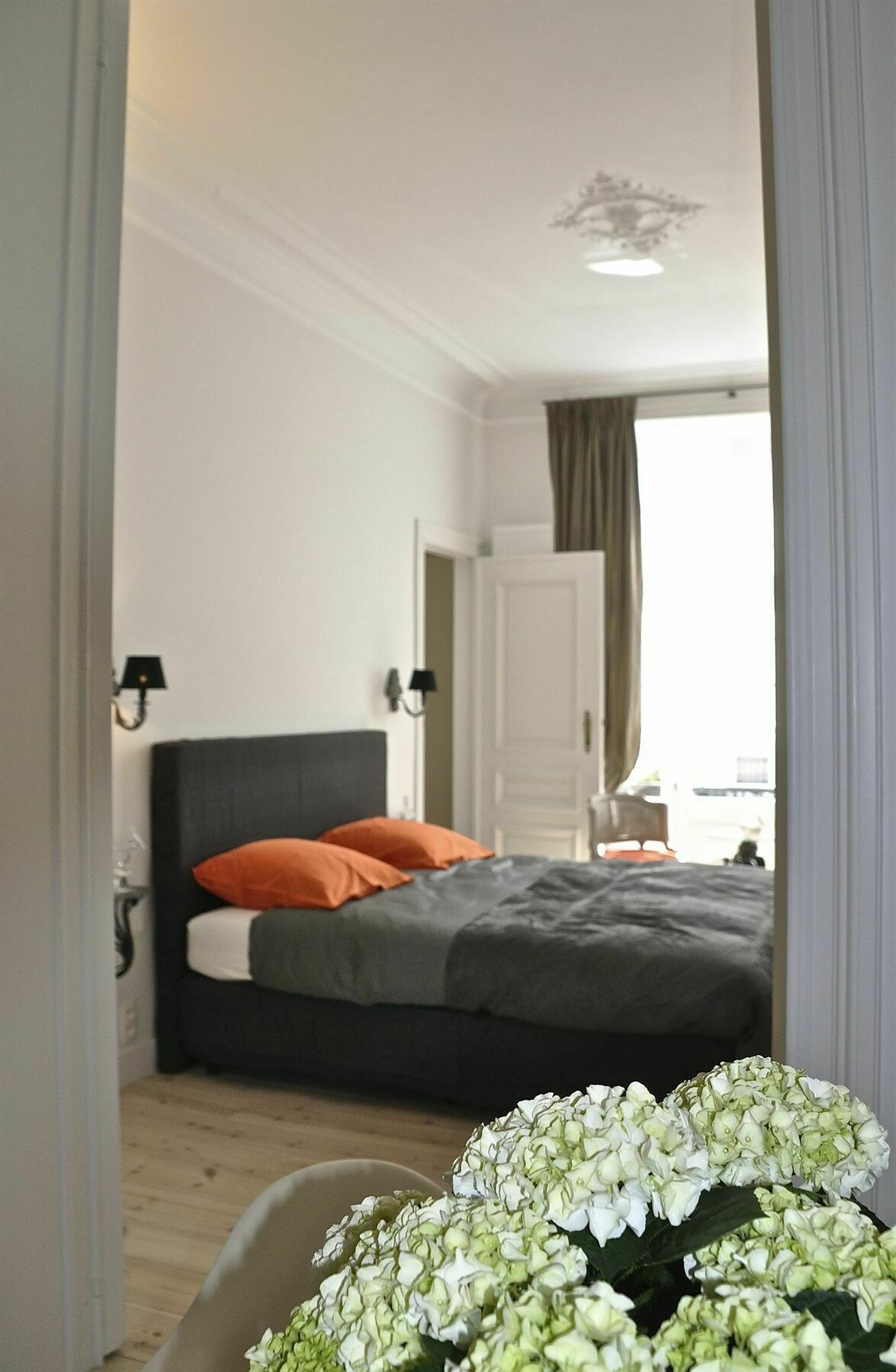 B&B Un Jardin En Ville Saint-Gilles 外观 照片
